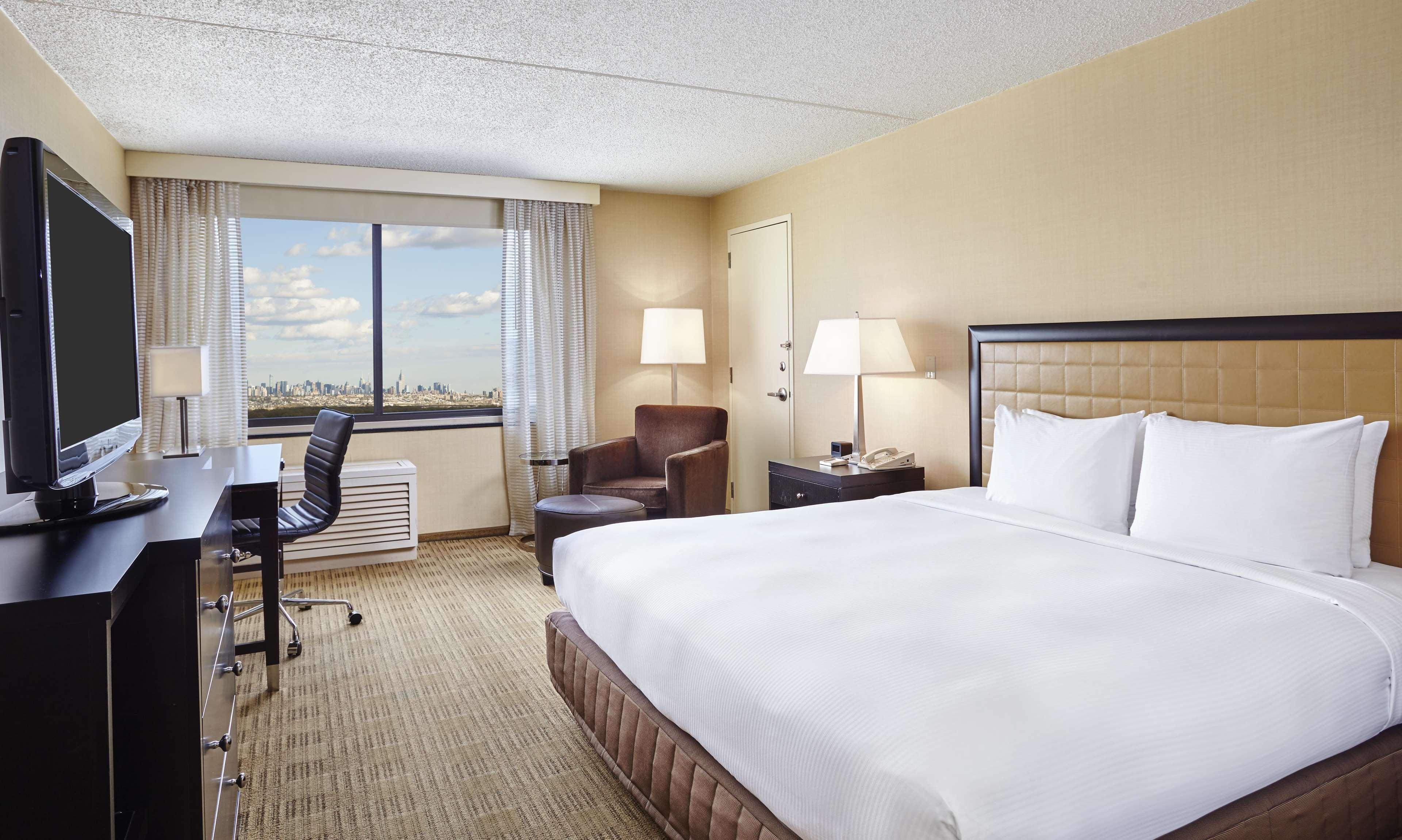 Hilton Hasbrouck Heights-Meadowlands Hotel Exterior photo