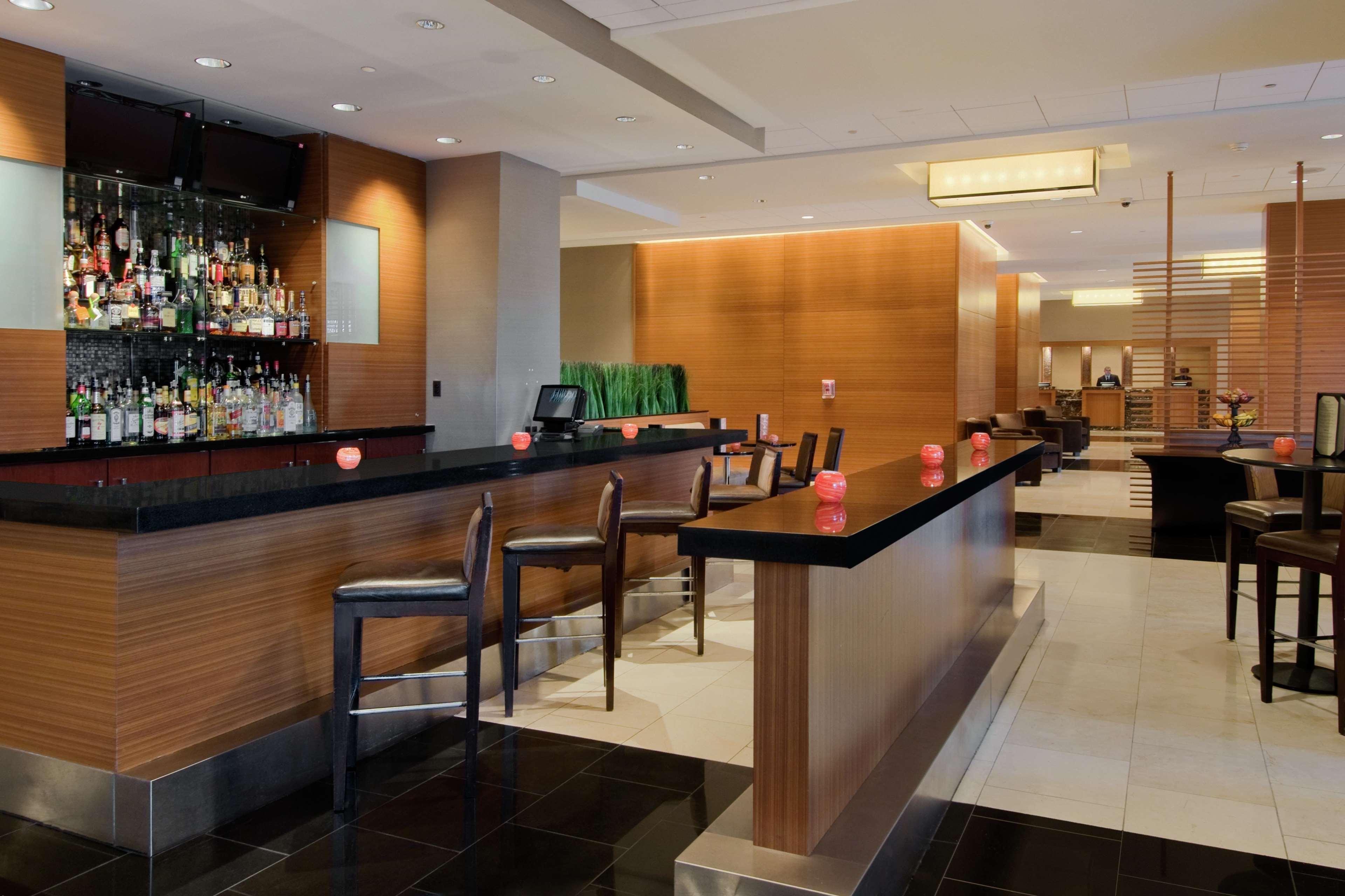 Hilton Hasbrouck Heights-Meadowlands Hotel Restaurant photo