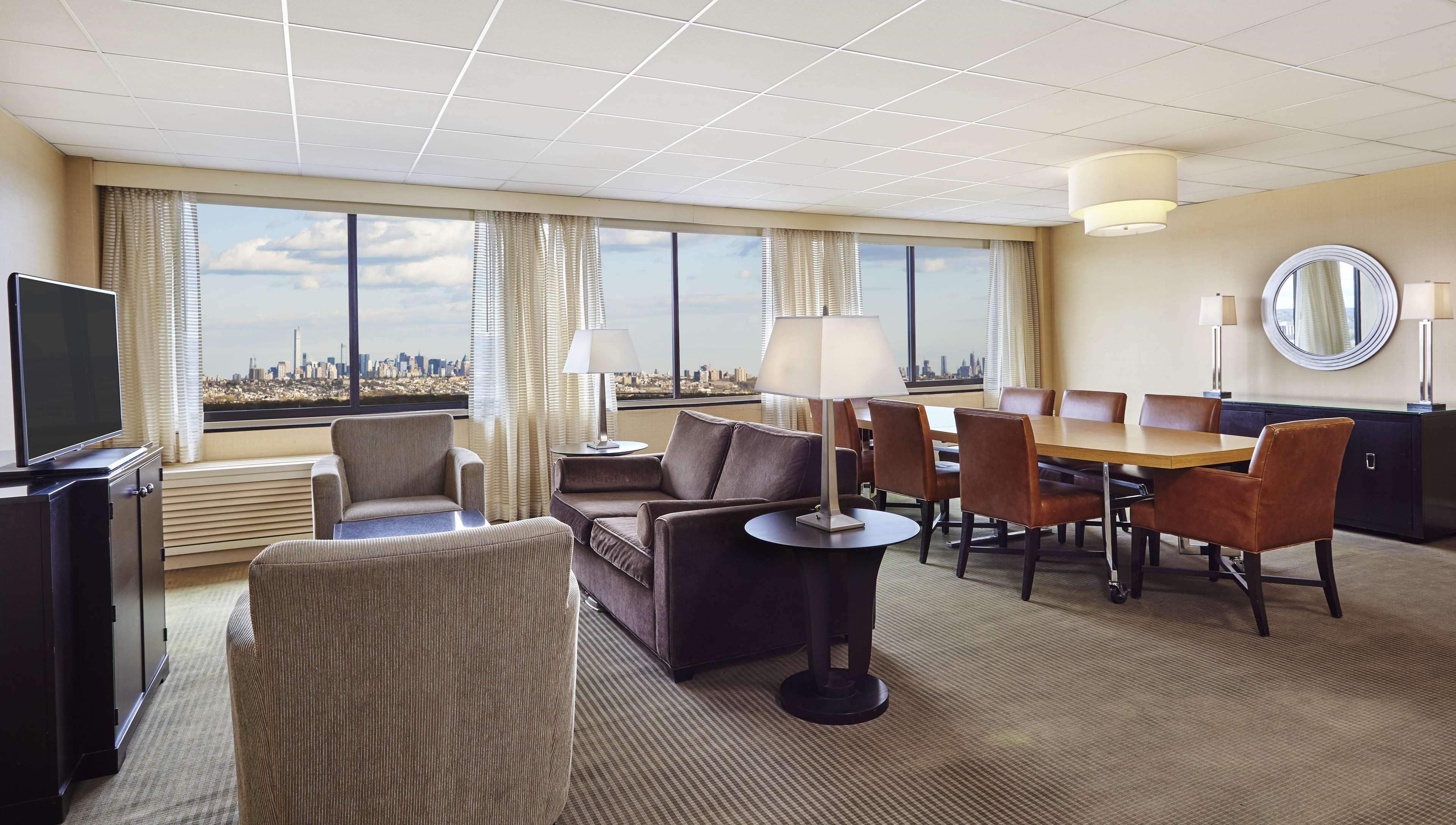 Hilton Hasbrouck Heights-Meadowlands Hotel Exterior photo